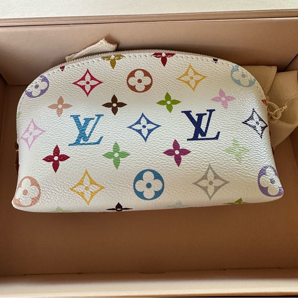 Giftable Christmas  LVxTM Cosmetic Pouch PM Takashi Murakami Louis Vuitton 2025